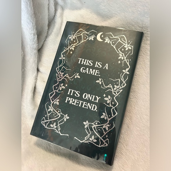 Heartless Hunter - OwlCrate - Picture 3 of 13